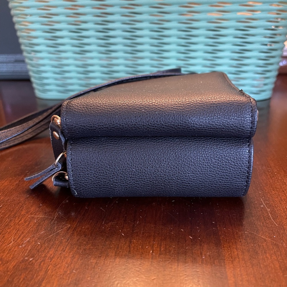 Women’s Multi Pockets Zippers Mini Crossbody Bag - Picture 8 of 11